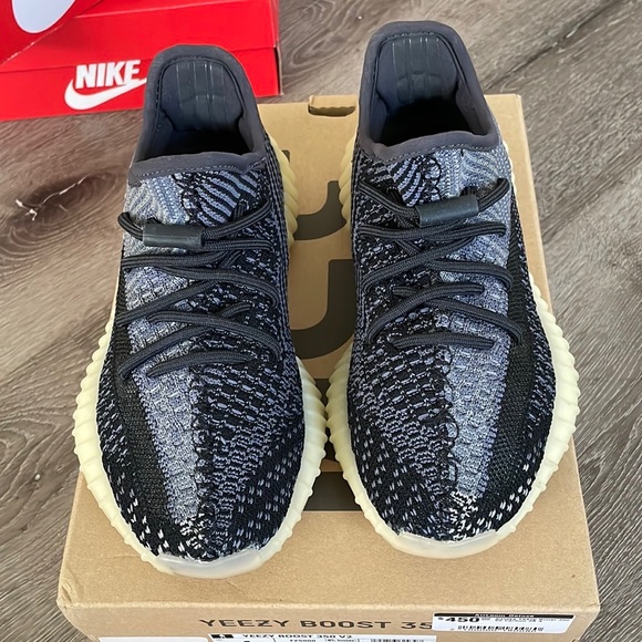 350 Yeezy Boost - Picture 2 of 9